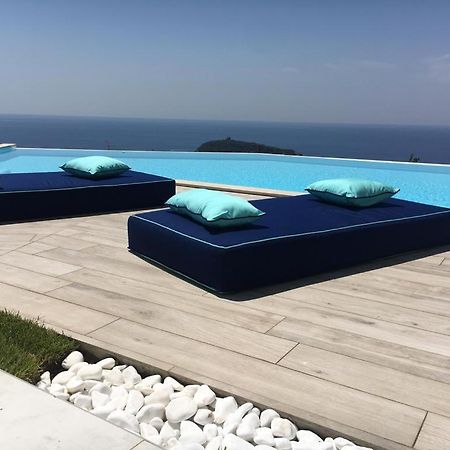 Luxury Villa Blue&Blanc Piscina A Sfioro Isola 迪亚曼特 外观 照片