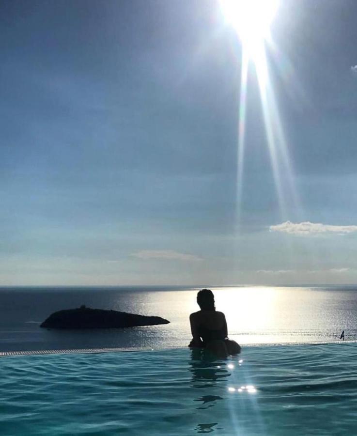 Luxury Villa Blue&Blanc Piscina A Sfioro Isola 迪亚曼特 外观 照片