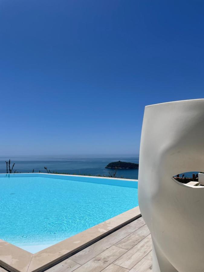 Luxury Villa Blue&Blanc Piscina A Sfioro Isola 迪亚曼特 外观 照片